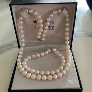 Cultured Pearl Necklace and Bracelet